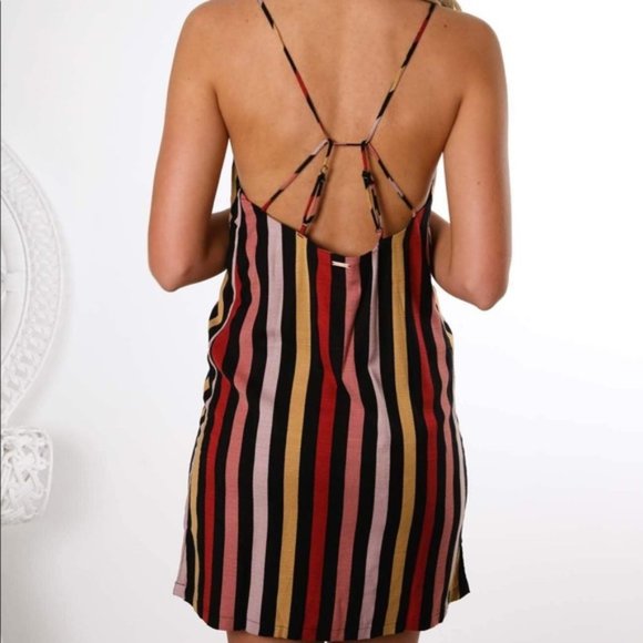 🔥 VOLCOM DRESS 🔥 - Picture 6 of 9